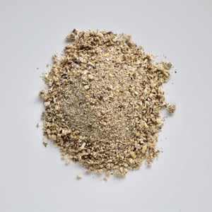 Raw dandelion root in fine chopped form